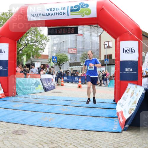 05.05.2024 - 7. Wedeler Halbmarathon Strokosch-Dieckow http://msf.ph/oto/6225044 05.05.2024 11:25:07 Ziel 198 meine-sportfotos.de