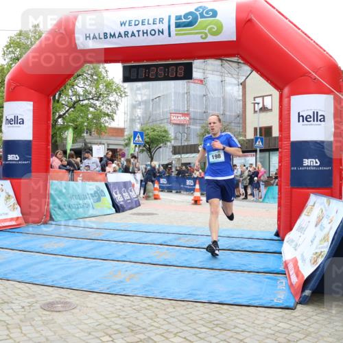05.05.2024 - 7. Wedeler Halbmarathon Strokosch-Dieckow http://msf.ph/oto/6225046 05.05.2024 11:25:07 Ziel 198 meine-sportfotos.de