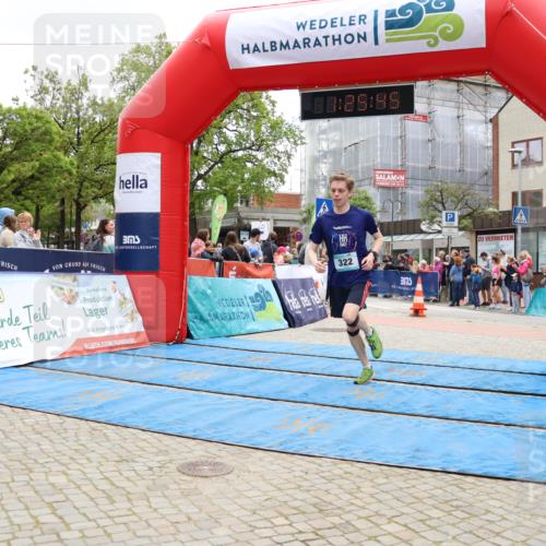 05.05.2024 - 7. Wedeler Halbmarathon Strokosch-Dieckow http://msf.ph/oto/6225072 05.05.2024 11:25:44 Ziel 322, 639, 640 meine-sportfotos.de