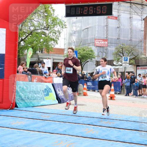 05.05.2024 - 7. Wedeler Halbmarathon Strokosch-Dieckow http://msf.ph/oto/6225095 05.05.2024 11:25:50 Ziel 639, 640 meine-sportfotos.de