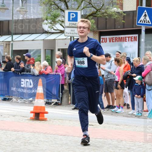 05.05.2024 - 7. Wedeler Halbmarathon Strokosch-Dieckow http://msf.ph/oto/6225109 05.05.2024 11:26:05 Ziel 698 meine-sportfotos.de