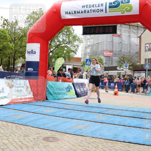 05.05.2024 - 7. Wedeler Halbmarathon Strokosch-Dieckow http://msf.ph/oto/6225139 05.05.2024 11:26:14 Ziel 411, 533 meine-sportfotos.de