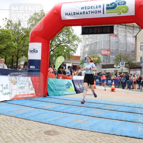 05.05.2024 - 7. Wedeler Halbmarathon Strokosch-Dieckow http://msf.ph/oto/6225148 05.05.2024 11:26:14 Ziel 411, 533 meine-sportfotos.de