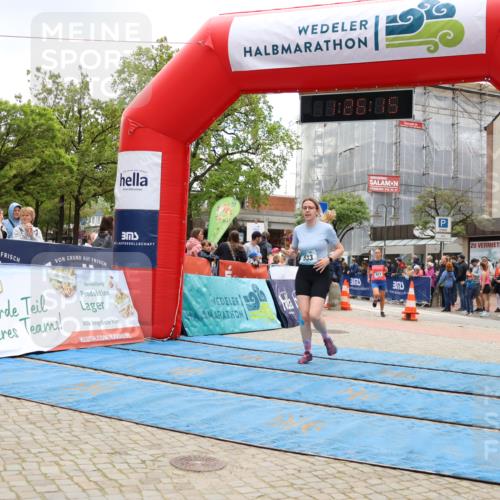 05.05.2024 - 7. Wedeler Halbmarathon Strokosch-Dieckow http://msf.ph/oto/6225155 05.05.2024 11:26:14 Ziel 411, 533 meine-sportfotos.de