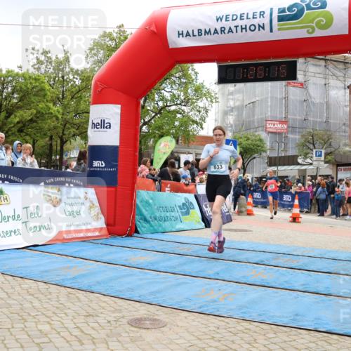 05.05.2024 - 7. Wedeler Halbmarathon Strokosch-Dieckow http://msf.ph/oto/6225163 05.05.2024 11:26:14 Ziel 411, 533 meine-sportfotos.de