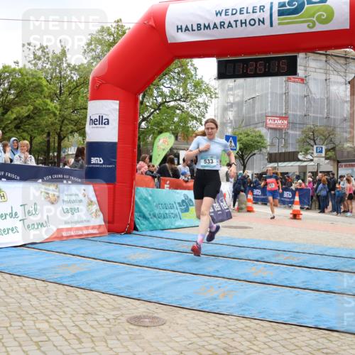 05.05.2024 - 7. Wedeler Halbmarathon Strokosch-Dieckow http://msf.ph/oto/6225171 05.05.2024 11:26:14 Ziel 411, 533 meine-sportfotos.de