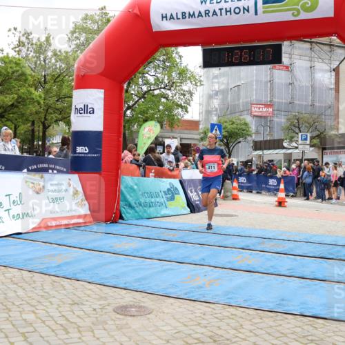 05.05.2024 - 7. Wedeler Halbmarathon Strokosch-Dieckow http://msf.ph/oto/6225177 05.05.2024 11:26:16 Ziel 411, 533 meine-sportfotos.de