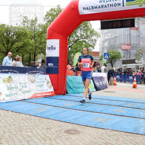 05.05.2024 - 7. Wedeler Halbmarathon Strokosch-Dieckow http://msf.ph/oto/6225217 05.05.2024 11:26:17 Ziel 411, 704 meine-sportfotos.de