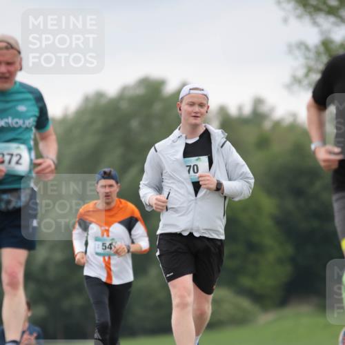 05.05.2024 - 7. Wedeler Halbmarathon H.Heesch http://msf.ph/oto/6225239 05.05.2024 11:24:34 Laufen 372, 54, 70 meine-sportfotos.de