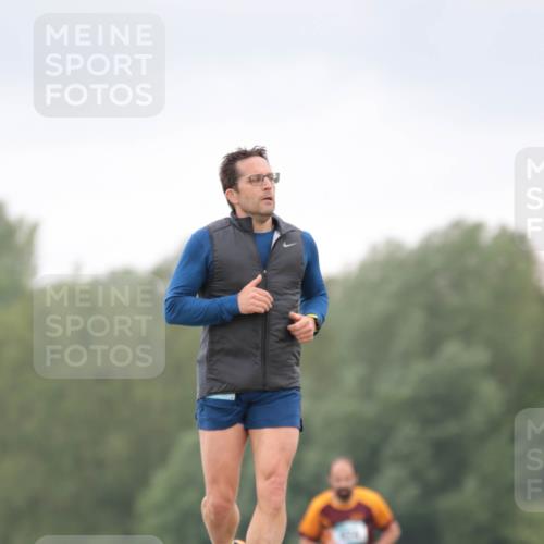 05.05.2024 - 7. Wedeler Halbmarathon H.Heesch http://msf.ph/oto/6225277 05.05.2024 11:24:49 Laufen 332 meine-sportfotos.de