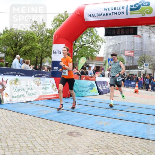 05.05.2024 - 7. Wedeler Halbmarathon Strokosch-Dieckow http://msf.ph/oto/6225351 05.05.2024 11:26:28 Ziel 662, 682, 843, 901 meine-sportfotos.de