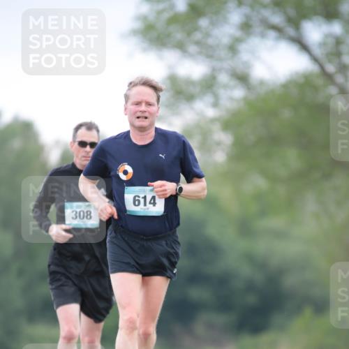 05.05.2024 - 7. Wedeler Halbmarathon H.Heesch http://msf.ph/oto/6225411 05.05.2024 11:25:38 Laufen 308, 614 meine-sportfotos.de
