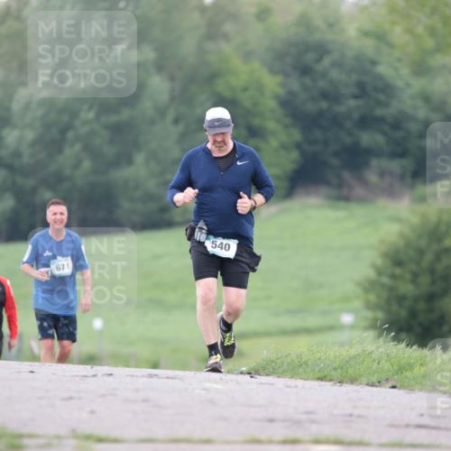 05.05.2024 - 7. Wedeler Halbmarathon H.Heesch http://msf.ph/oto/6225501 05.05.2024 11:26:25 Laufen 540, 671 meine-sportfotos.de