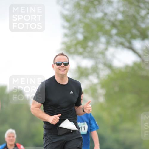 05.05.2024 - 7. Wedeler Halbmarathon H.Heesch http://msf.ph/oto/6225521 05.05.2024 11:26:36 Laufen 71 meine-sportfotos.de