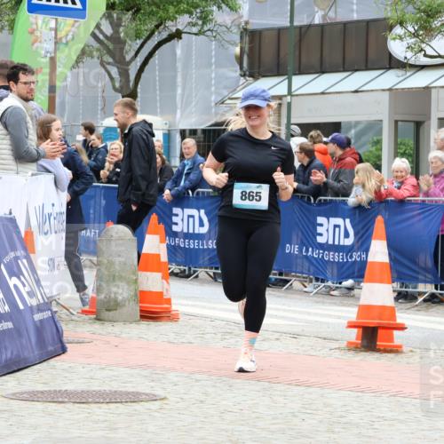 05.05.2024 - 7. Wedeler Halbmarathon Strokosch-Dieckow http://msf.ph/oto/6225524 05.05.2024 11:26:44 Ziel 865 meine-sportfotos.de