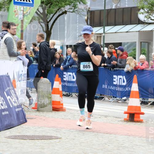 05.05.2024 - 7. Wedeler Halbmarathon Strokosch-Dieckow http://msf.ph/oto/6225531 05.05.2024 11:26:44 Ziel 865 meine-sportfotos.de