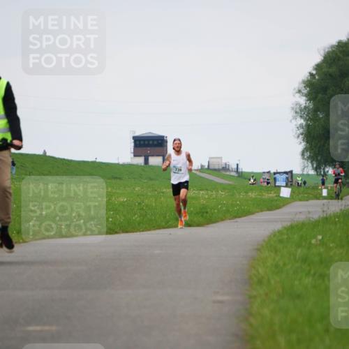 05.05.2024 - 7. Wedeler Halbmarathon Fuchs,  Jonas http://msf.ph/oto/6232304 05.05.2024 11:09:04 Laufen 739 meine-sportfotos.de