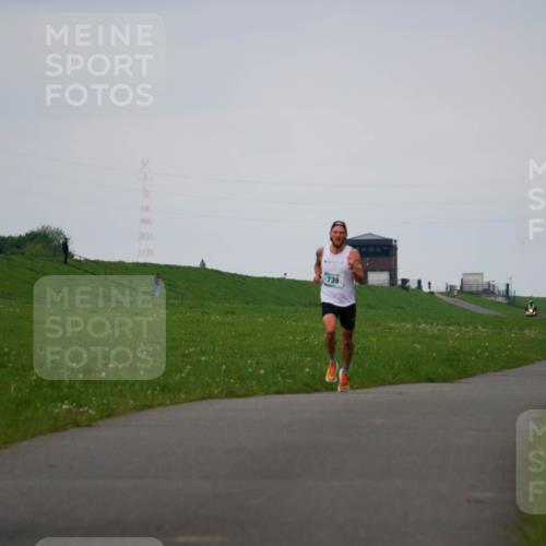 05.05.2024 - 7. Wedeler Halbmarathon Fuchs,  Jonas http://msf.ph/oto/6232305 05.05.2024 11:09:07 Laufen 739 meine-sportfotos.de