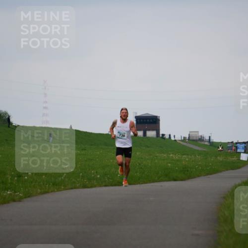 05.05.2024 - 7. Wedeler Halbmarathon Fuchs,  Jonas http://msf.ph/oto/6232310 05.05.2024 11:09:08 Laufen 739 meine-sportfotos.de