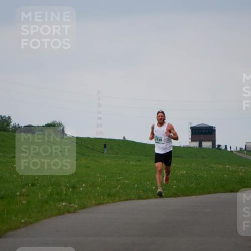 05.05.2024 - 7. Wedeler Halbmarathon Fuchs,  Jonas http://msf.ph/oto/6232317 05.05.2024 11:09:08 Laufen  meine-sportfotos.de