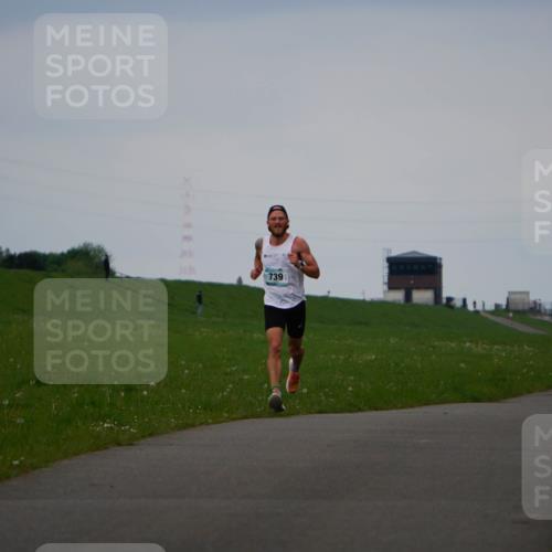 05.05.2024 - 7. Wedeler Halbmarathon Fuchs,  Jonas http://msf.ph/oto/6232321 05.05.2024 11:09:10 Laufen 739 meine-sportfotos.de