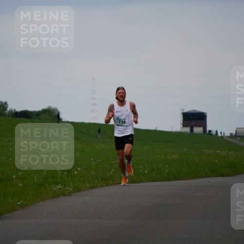 05.05.2024 - 7. Wedeler Halbmarathon Fuchs,  Jonas http://msf.ph/oto/6232323 05.05.2024 11:09:11 Laufen 739 meine-sportfotos.de