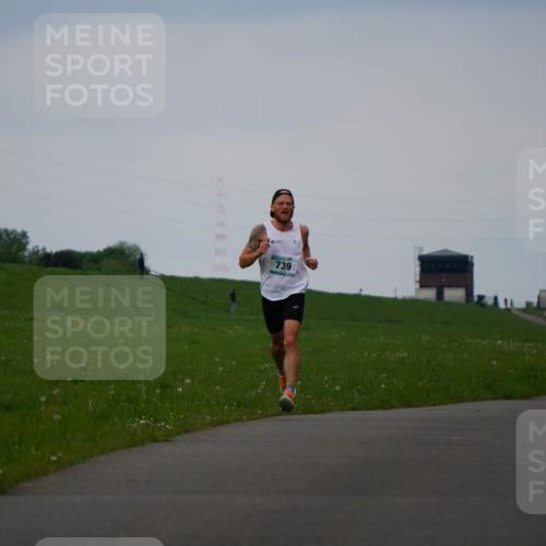 05.05.2024 - 7. Wedeler Halbmarathon Fuchs,  Jonas http://msf.ph/oto/6232324 05.05.2024 11:09:11 Laufen 20, 739 meine-sportfotos.de