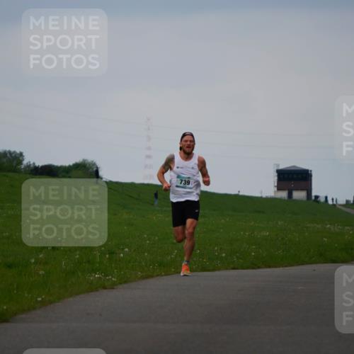 05.05.2024 - 7. Wedeler Halbmarathon Fuchs,  Jonas http://msf.ph/oto/6232325 05.05.2024 11:09:11 Laufen 739 meine-sportfotos.de