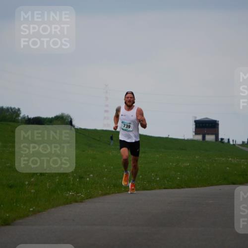 05.05.2024 - 7. Wedeler Halbmarathon Fuchs,  Jonas http://msf.ph/oto/6232326 05.05.2024 11:09:11 Laufen 739 meine-sportfotos.de