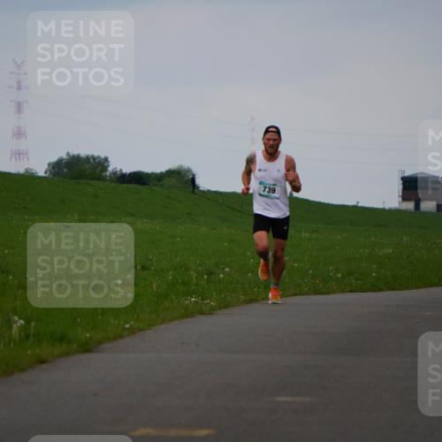 05.05.2024 - 7. Wedeler Halbmarathon Fuchs,  Jonas http://msf.ph/oto/6232330 05.05.2024 11:09:12 Laufen 739 meine-sportfotos.de