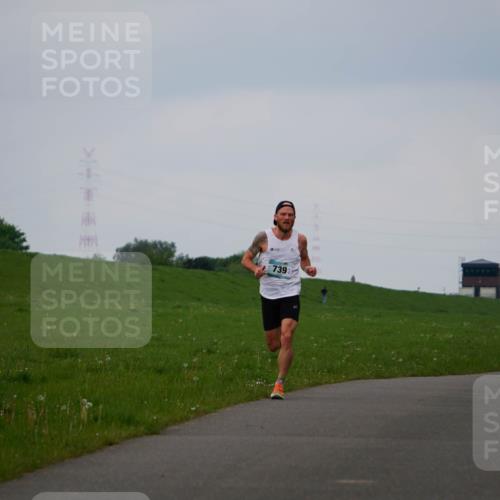 05.05.2024 - 7. Wedeler Halbmarathon Fuchs,  Jonas http://msf.ph/oto/6232332 05.05.2024 11:09:13 Laufen 739 meine-sportfotos.de