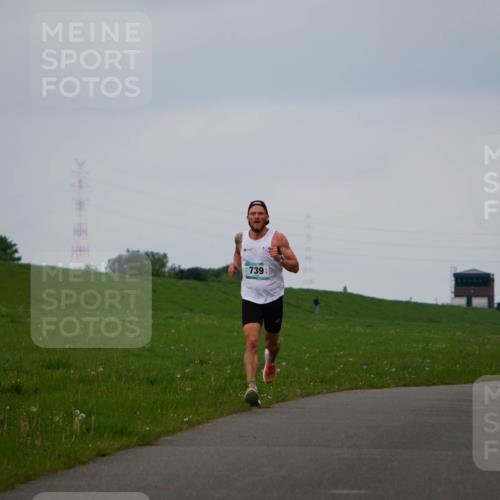 05.05.2024 - 7. Wedeler Halbmarathon Fuchs,  Jonas http://msf.ph/oto/6232334 05.05.2024 11:09:13 Laufen 739 meine-sportfotos.de