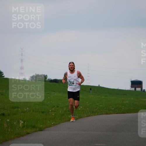 05.05.2024 - 7. Wedeler Halbmarathon Fuchs,  Jonas http://msf.ph/oto/6232335 05.05.2024 11:09:13 Laufen 739 meine-sportfotos.de