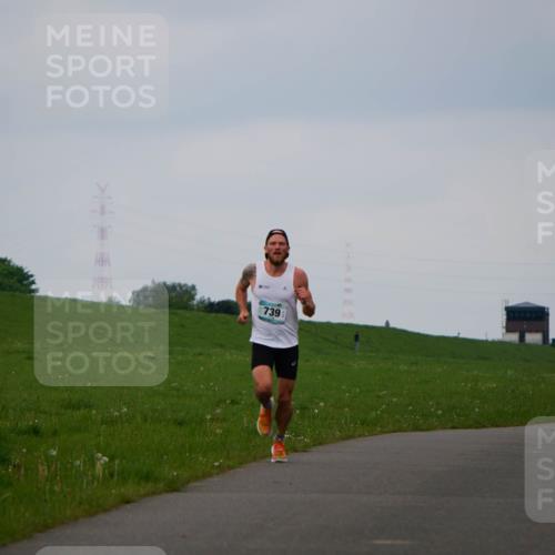 05.05.2024 - 7. Wedeler Halbmarathon Fuchs,  Jonas http://msf.ph/oto/6232338 05.05.2024 11:09:14 Laufen 739 meine-sportfotos.de