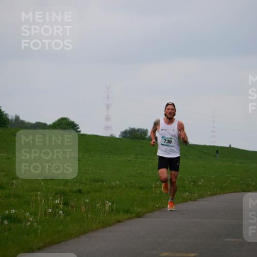 05.05.2024 - 7. Wedeler Halbmarathon Fuchs,  Jonas http://msf.ph/oto/6232342 05.05.2024 11:09:14 Laufen 739 meine-sportfotos.de