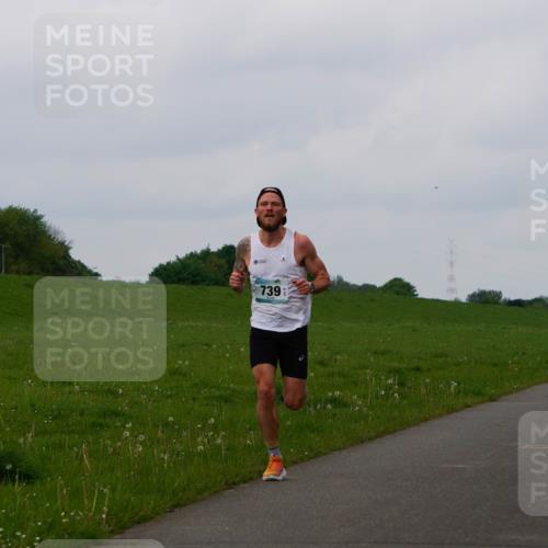 05.05.2024 - 7. Wedeler Halbmarathon Fuchs,  Jonas http://msf.ph/oto/6232354 05.05.2024 11:09:18 Laufen 739 meine-sportfotos.de
