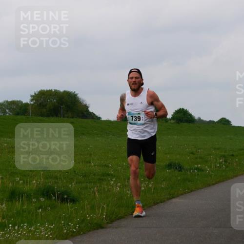 05.05.2024 - 7. Wedeler Halbmarathon Fuchs,  Jonas http://msf.ph/oto/6232358 05.05.2024 11:09:19 Laufen 739 meine-sportfotos.de