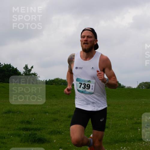 05.05.2024 - 7. Wedeler Halbmarathon Fuchs,  Jonas http://msf.ph/oto/6232370 05.05.2024 11:09:21 Laufen 739 meine-sportfotos.de