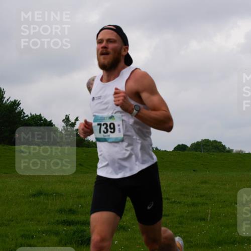05.05.2024 - 7. Wedeler Halbmarathon Fuchs,  Jonas http://msf.ph/oto/6232371 05.05.2024 11:09:21 Laufen 739 meine-sportfotos.de