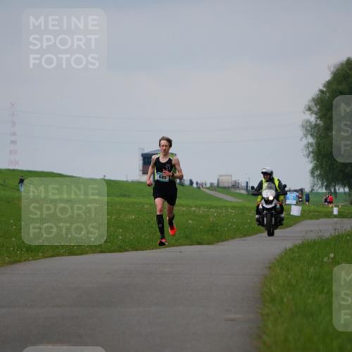 05.05.2024 - 7. Wedeler Halbmarathon Fuchs,  Jonas http://msf.ph/oto/6232378 05.05.2024 11:10:35 Laufen 1989 meine-sportfotos.de