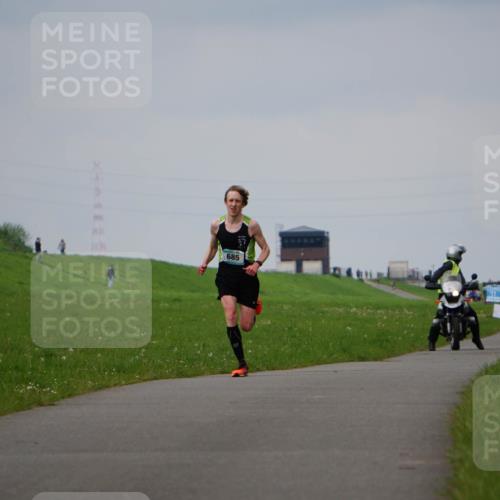 05.05.2024 - 7. Wedeler Halbmarathon Fuchs,  Jonas http://msf.ph/oto/6232391 05.05.2024 11:10:38 Laufen 685 meine-sportfotos.de