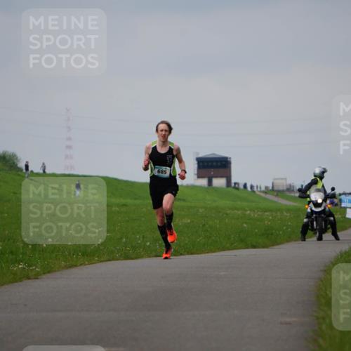 05.05.2024 - 7. Wedeler Halbmarathon Fuchs,  Jonas http://msf.ph/oto/6232392 05.05.2024 11:10:38 Laufen 685 meine-sportfotos.de