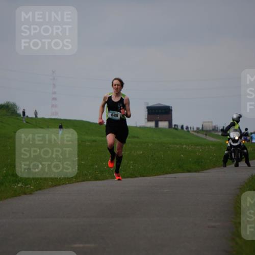 05.05.2024 - 7. Wedeler Halbmarathon Fuchs,  Jonas http://msf.ph/oto/6232395 05.05.2024 11:10:38 Laufen 685 meine-sportfotos.de
