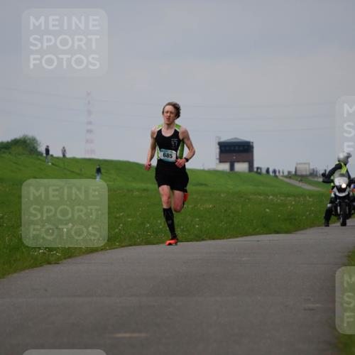 05.05.2024 - 7. Wedeler Halbmarathon Fuchs,  Jonas http://msf.ph/oto/6232397 05.05.2024 11:10:39 Laufen 685 meine-sportfotos.de