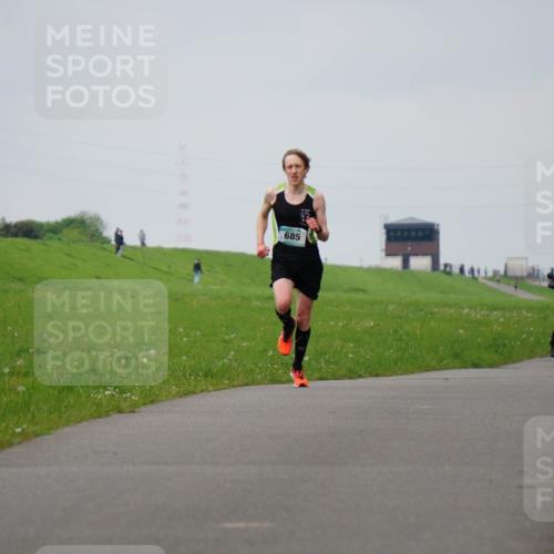 05.05.2024 - 7. Wedeler Halbmarathon Fuchs,  Jonas http://msf.ph/oto/6232401 05.05.2024 11:10:39 Laufen 685 meine-sportfotos.de