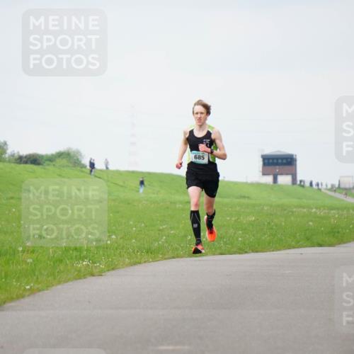 05.05.2024 - 7. Wedeler Halbmarathon Fuchs,  Jonas http://msf.ph/oto/6232402 05.05.2024 11:10:39 Laufen 685 meine-sportfotos.de