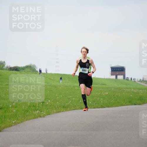 05.05.2024 - 7. Wedeler Halbmarathon Fuchs,  Jonas http://msf.ph/oto/6232403 05.05.2024 11:10:39 Laufen  meine-sportfotos.de