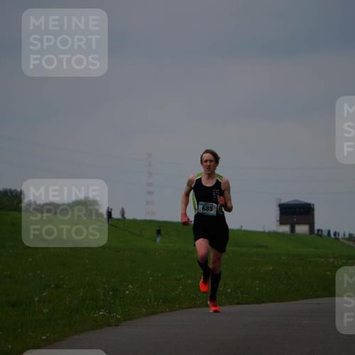05.05.2024 - 7. Wedeler Halbmarathon Fuchs,  Jonas http://msf.ph/oto/6232407 05.05.2024 11:10:40 Laufen 685 meine-sportfotos.de