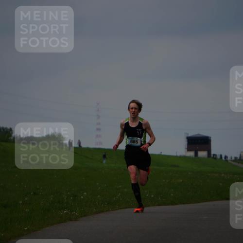 05.05.2024 - 7. Wedeler Halbmarathon Fuchs,  Jonas http://msf.ph/oto/6232409 05.05.2024 11:10:40 Laufen  meine-sportfotos.de