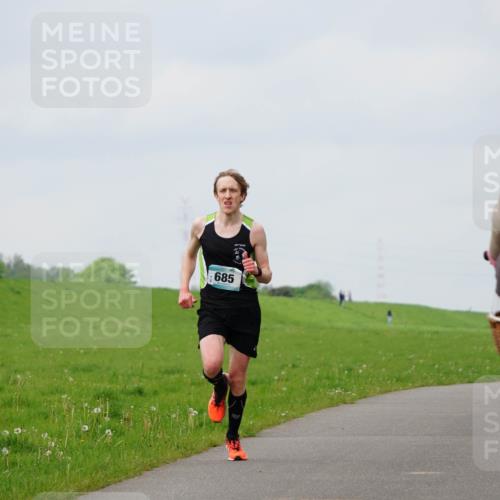 05.05.2024 - 7. Wedeler Halbmarathon Fuchs,  Jonas http://msf.ph/oto/6232411 05.05.2024 11:10:45 Laufen 685 meine-sportfotos.de